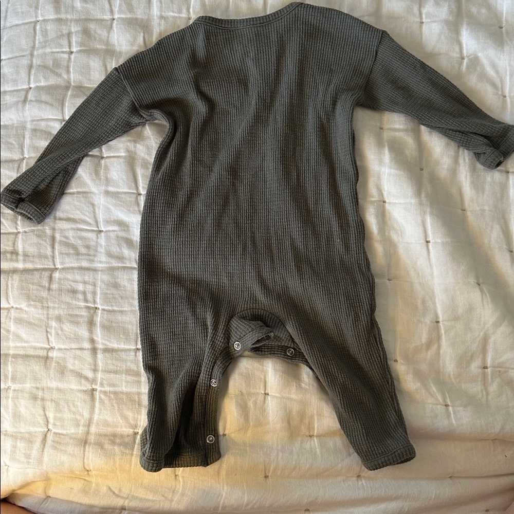 8 piece 12mo. Baby Boy Clothes Aquatic Theme (041) - Picture 15 of 16